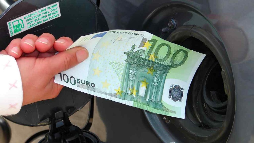 Lavoro dipendente, il tuo capo deve darti questo bonus: ti spetta di diritto