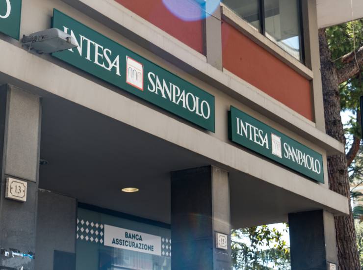 Intesa Sanpaolo - cartoonmag.it Depositphotos