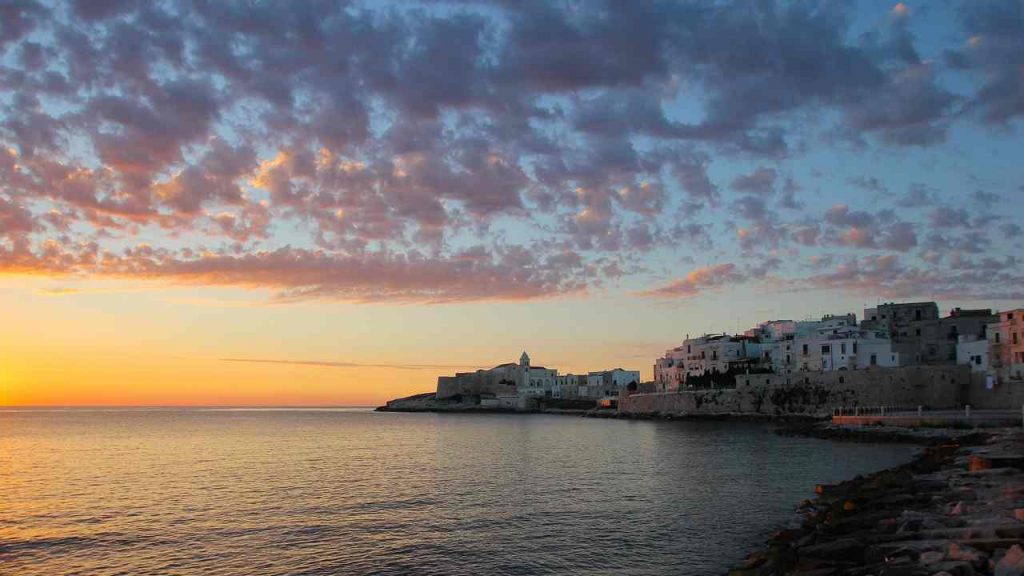 È considerato il mare più bello d’Italia: il colore fa invidia sia alla Sardegna che alla Sicilia | Chi ci va non vuole più tornare