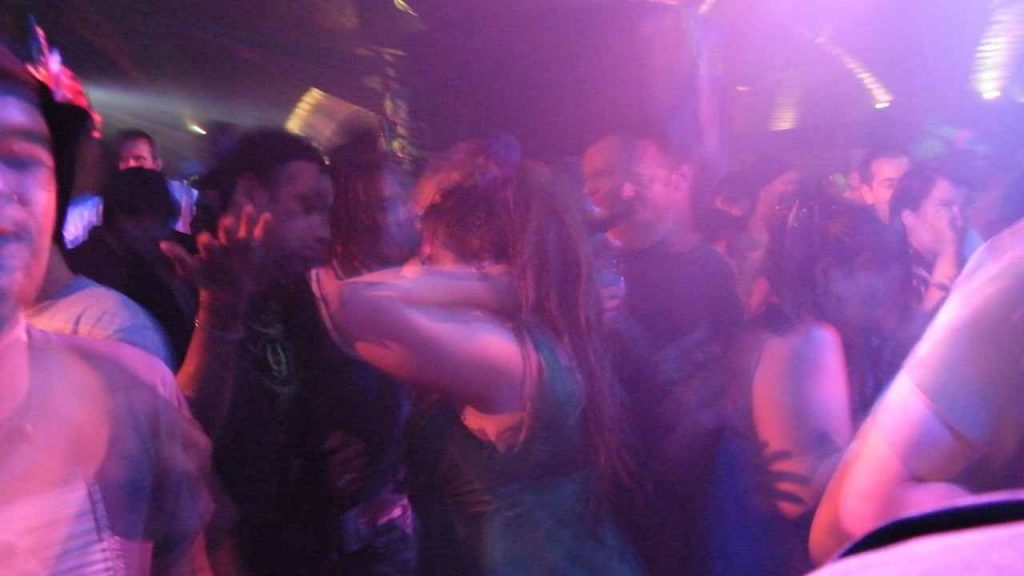 Il clubbing a Rimini tra passato e futuro: la notte si reinventa