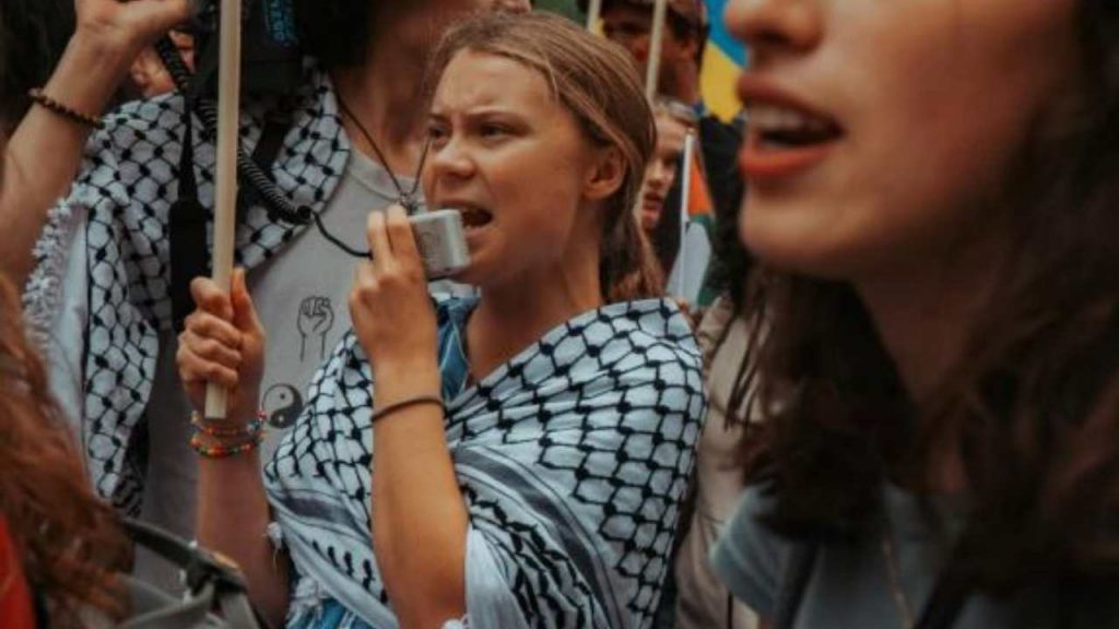 Roth contro Thunberg: l’uscita choc che infiamma i social